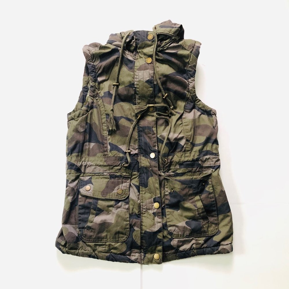Camo Puffer Sleeveless Jacket